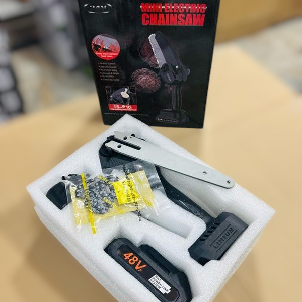 Rechargeable Handheld Mini Electric Chainsaw